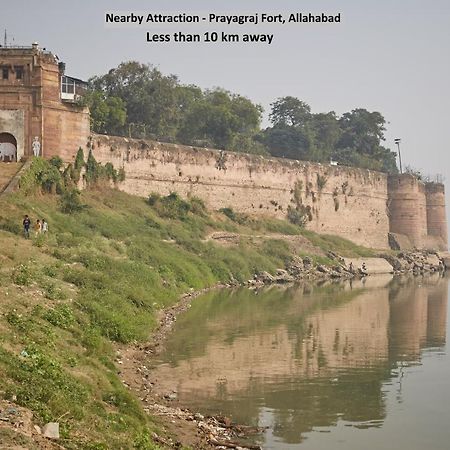 Spot On 64751 Hotel Shivani Palace Muthiganj Exterior photo